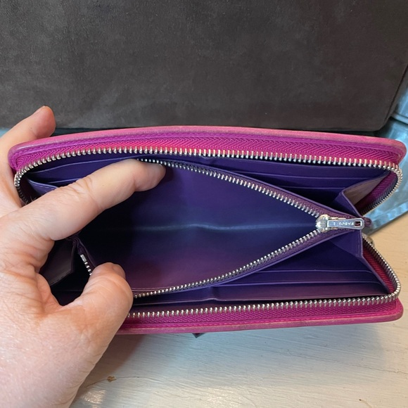 Loewe pink leather zip around wallet - Picture 9 of 15